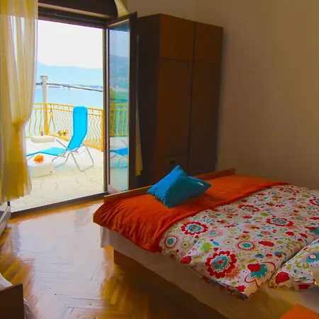 Apartman By The Sea Mastrinka, Ciovo - 11720 *